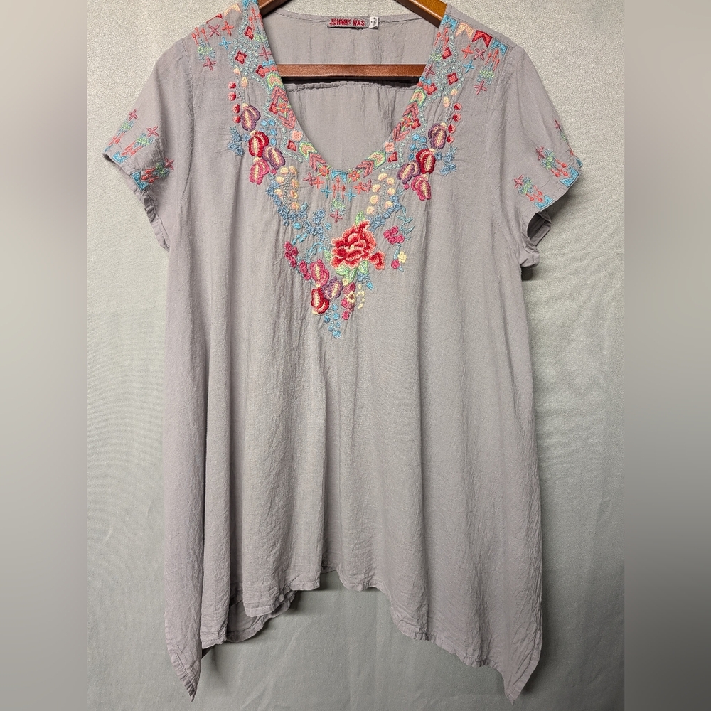 Johnny Was💗 Gray V-Neck Embroidered Blouse Size Medium
